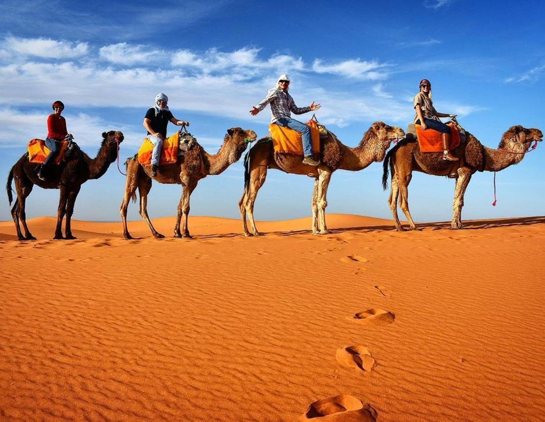 Les Pyramides Hotel Merzouga Exterior photo