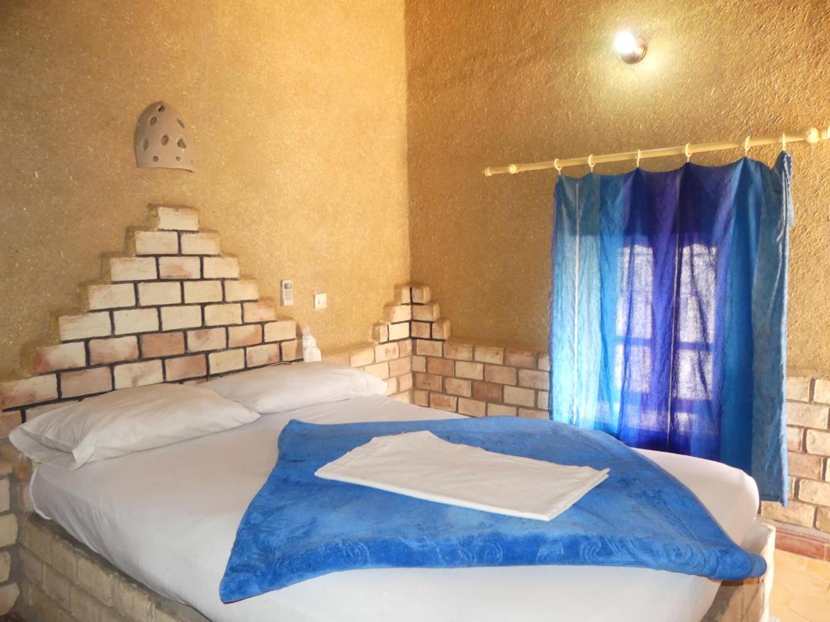 Les Pyramides Hotel Merzouga Exterior photo