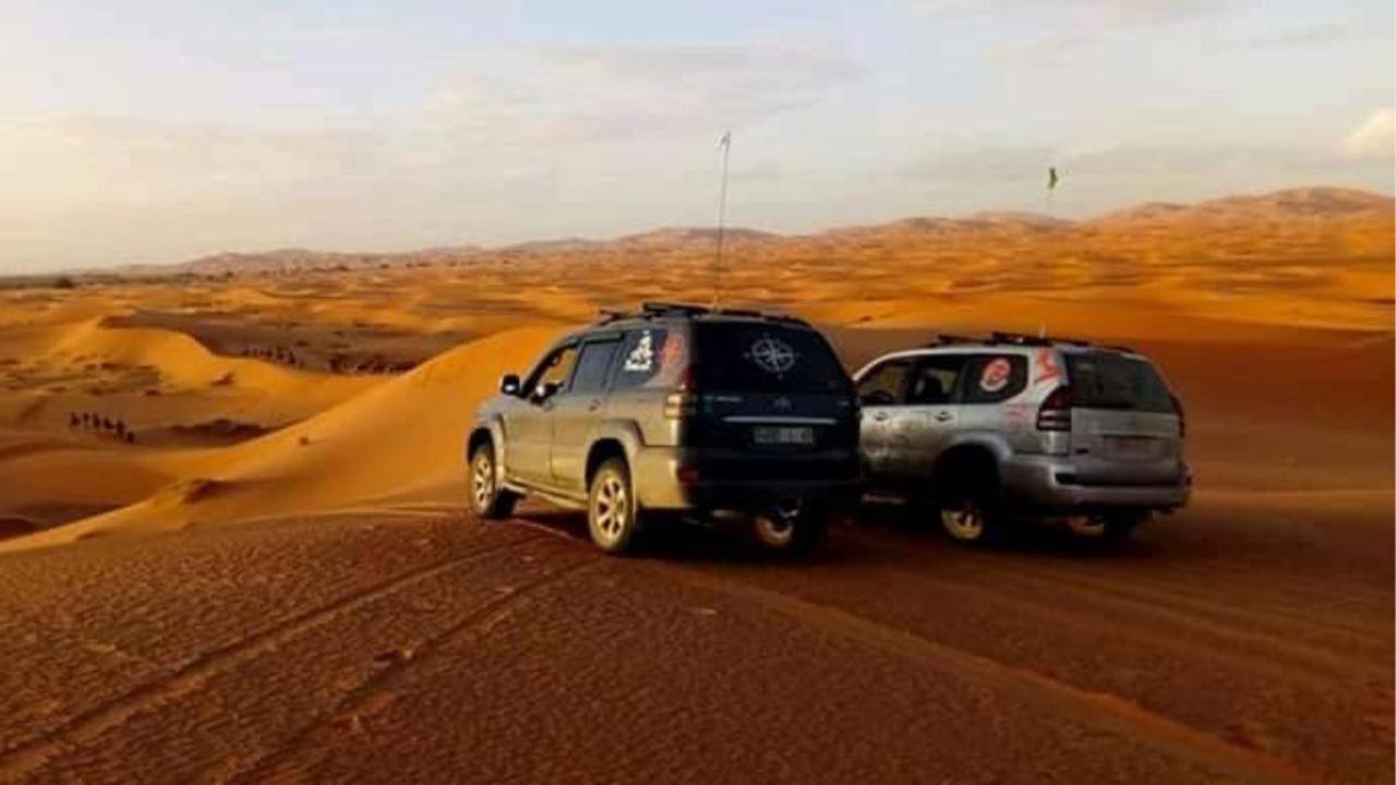 Les Pyramides Hotel Merzouga Exterior photo