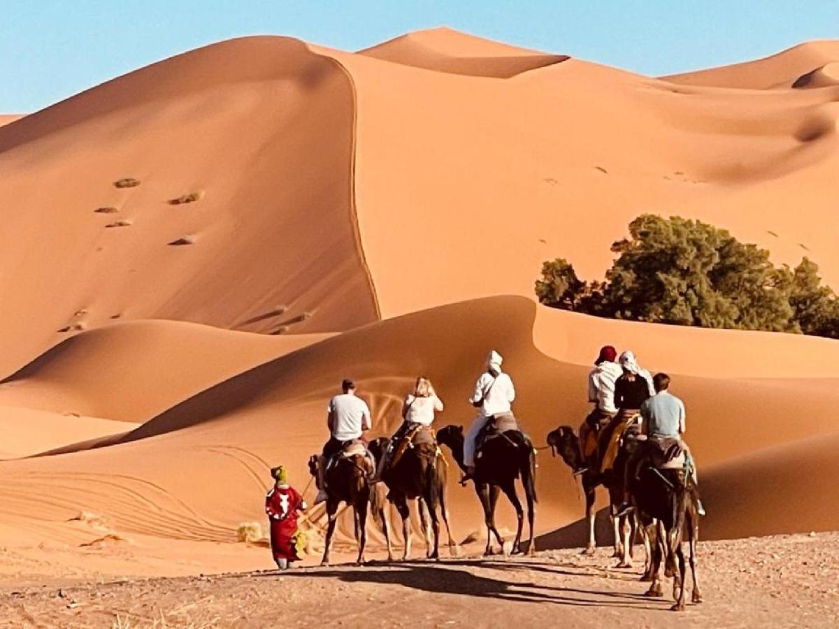 Les Pyramides Hotel Merzouga Exterior photo